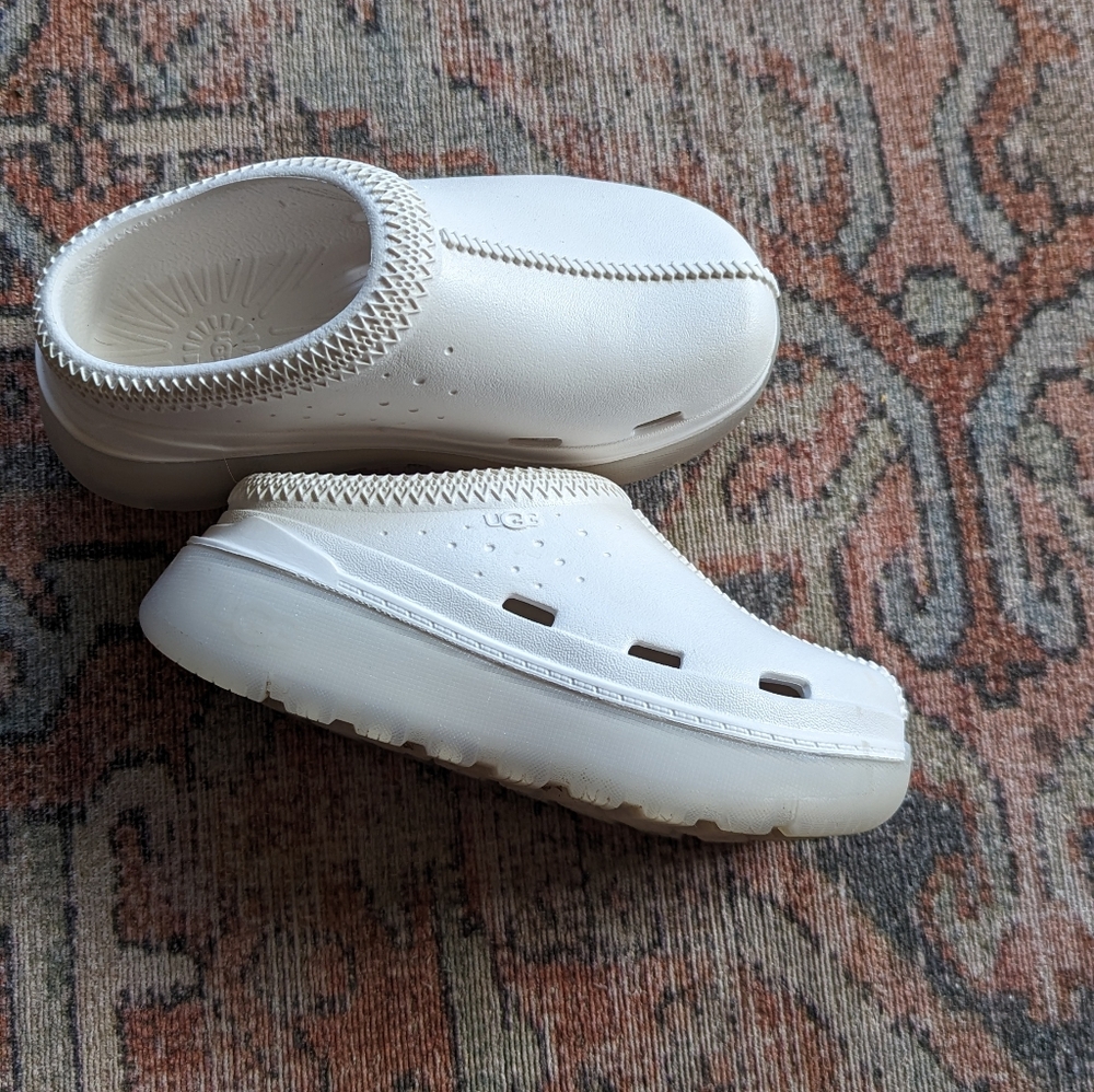 Uggs Tasman sport clogs white uggs little girl toddler size 10